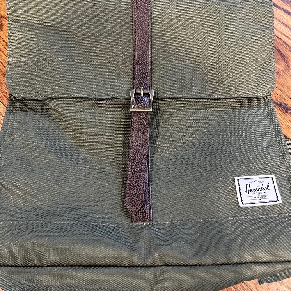 Hershel City Backpack - 16L Original Style